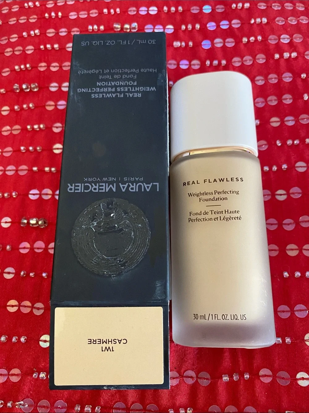 Laura Mercier Real Flawless Weightless Foundation In Cashmere new Not Returnable